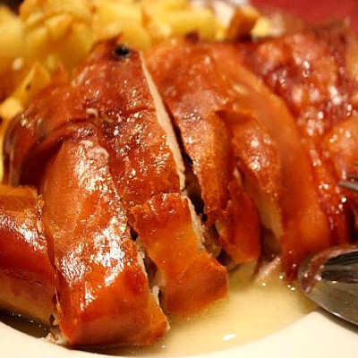 CRUCERO Y COCHINILLO